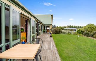 12 Grove Avenue, Weston