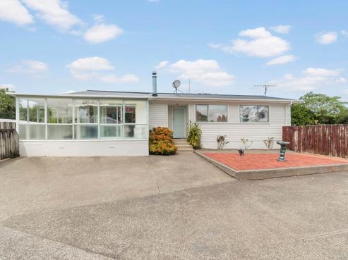 86 Lauderdale Road, Birkdale