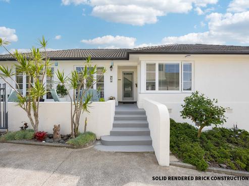 2/233B Hillsborough Road, Hillsborough