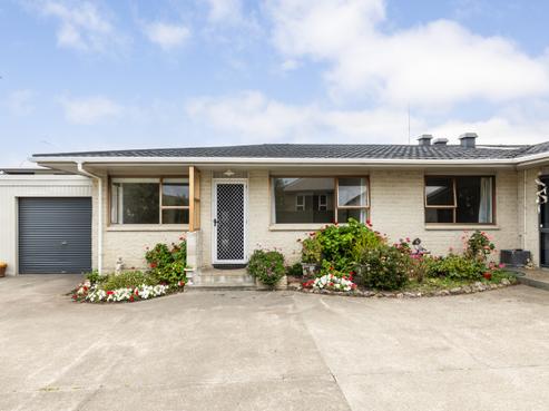 2/32 Meeanee Quay, Westshore