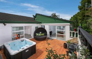 1/64 Carlisle Road, Browns Bay