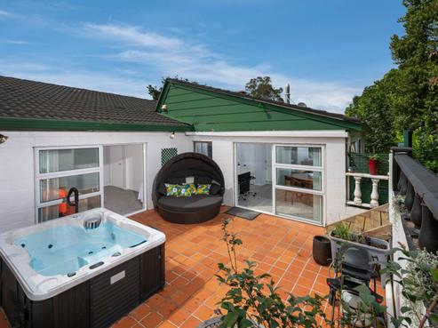 1/64 Carlisle Road, Browns Bay