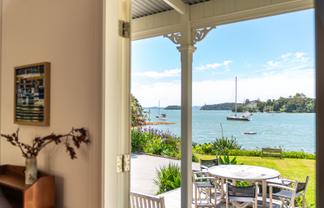 16 Creswell Street, Opua