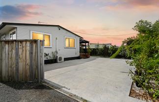 22A Pine Avenue, Bader