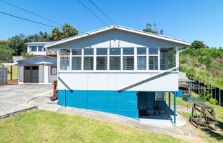 24 Alison Road, Surfdale