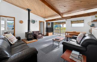 102 Newcastle Street, Mahia