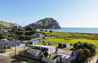 102 Newcastle Street, Mahia