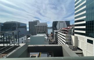 City Sanctuary - penthouse with deck