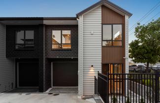 12A Holland Avenue, Point England