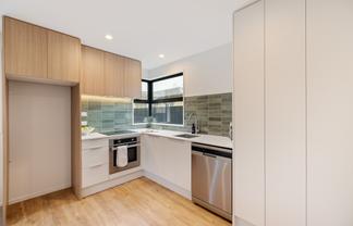 2/106 Wildberry Street, Woolston