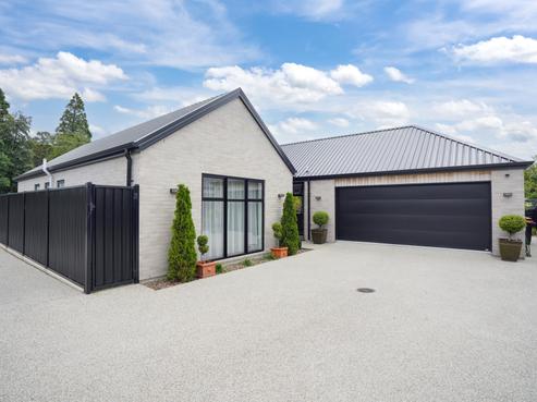 177 Queens Drive, Richmond