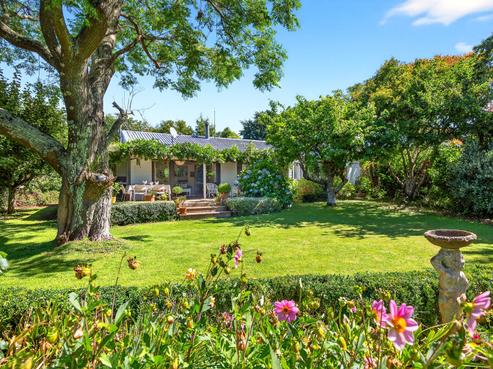 148 West Street, Greytown