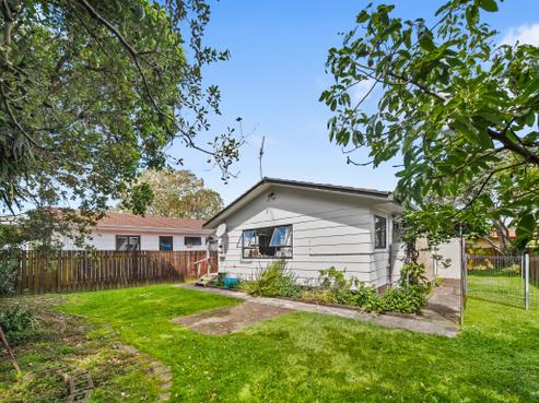 2/397 Roscommon Road, Clendon Park