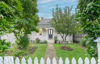 75 Gribblehirst Road, Sandringham