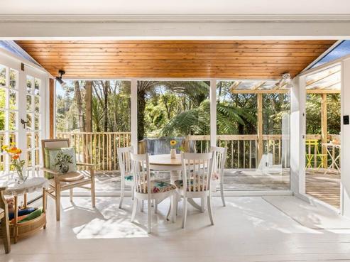 26 Mahoe Road, Titirangi