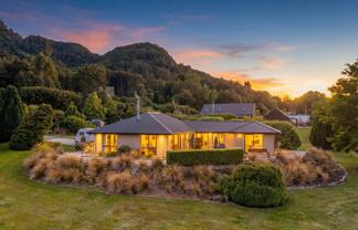 10 Cove Lane, Glenorchy