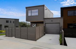 115 Otuwairoa Esplanade, Papakura