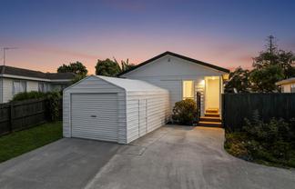 2/10 Norrie Smith Avenue, Flat Bush