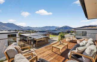 8 Landsborough Lane, Wanaka