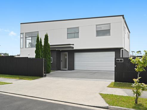 1 Oolong Court, Huntington
