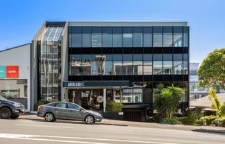Modern Offices with Parking and Flexibility