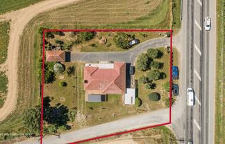 766 State Highway One, Manakau