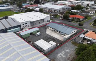 Quality office + secure yard complex