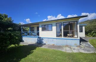 1303 Coast Road, Nine Mile