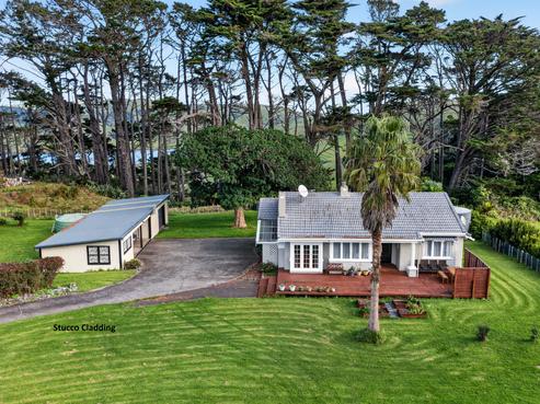 1431 Awhitu Road, Pollok