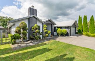 27 Norfolk Drive, Cambridge