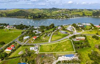 6 Emay Crescent, Pahi