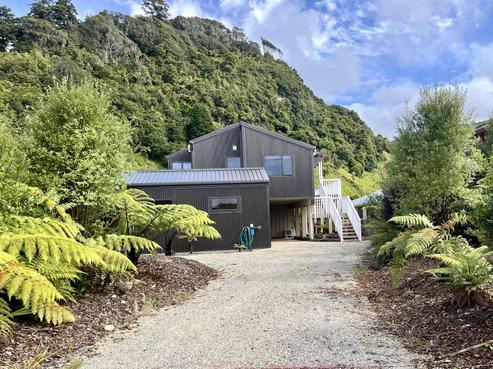 4 Horncastle Crescent, Karamea