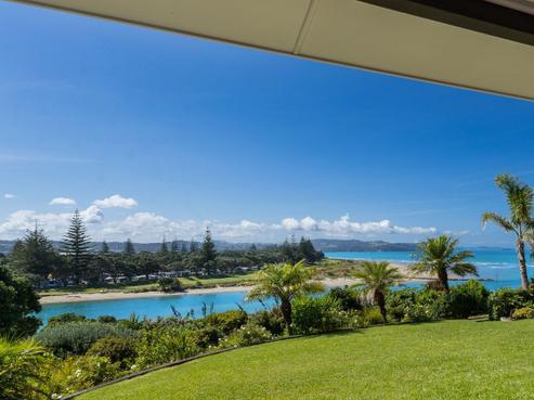 61 Rosario Crescent, Red Beach