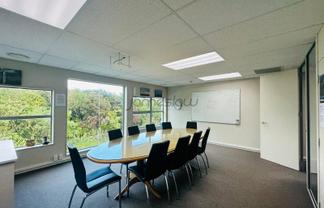 Modern First Floor Office – Flat Bush