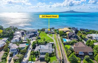 247 Beach Road, Campbells Bay