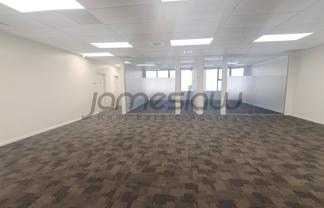185m² Great South Road Office with Lift