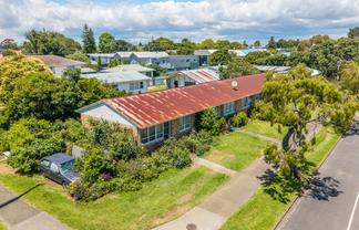 25 Point England Road, Point England