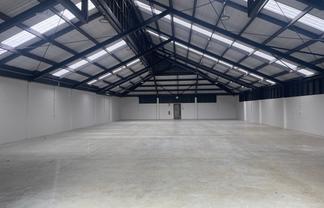 500m² Te Atatu Warehouse For Lease