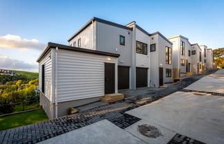 6/1090 Beach Road, Torbay