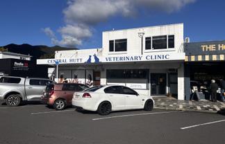 Prime Retail/Consulting Space – Adjacent Waterloo