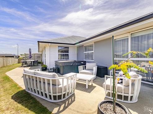 9 Simon Street, Tawhero
