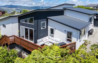 111 Kirton Drive, Riverstone Terraces