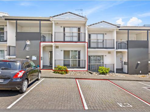 3/60E Masons Road, Oteha