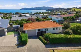 5 Torsby Road, Coopers Beach