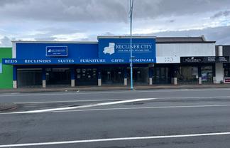 Flagship Retail Opportunity in the Heart of Mount
