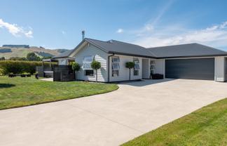 1 Kahikatea Drive, Kinloch