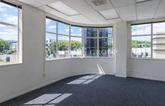 AFFORDABLE OFFICE SPACES WITH VICTORIA PARK VIEWS