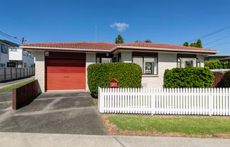 2/31A Colwill Road, Massey