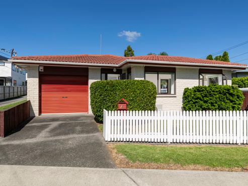 2/31A Colwill Road, Massey