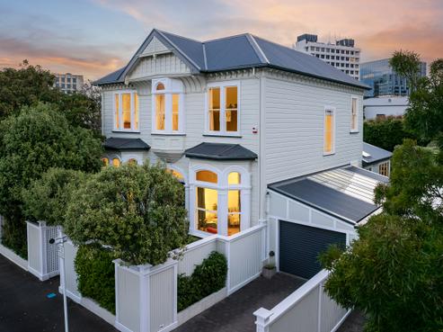 23 Hobson Crescent, Thorndon